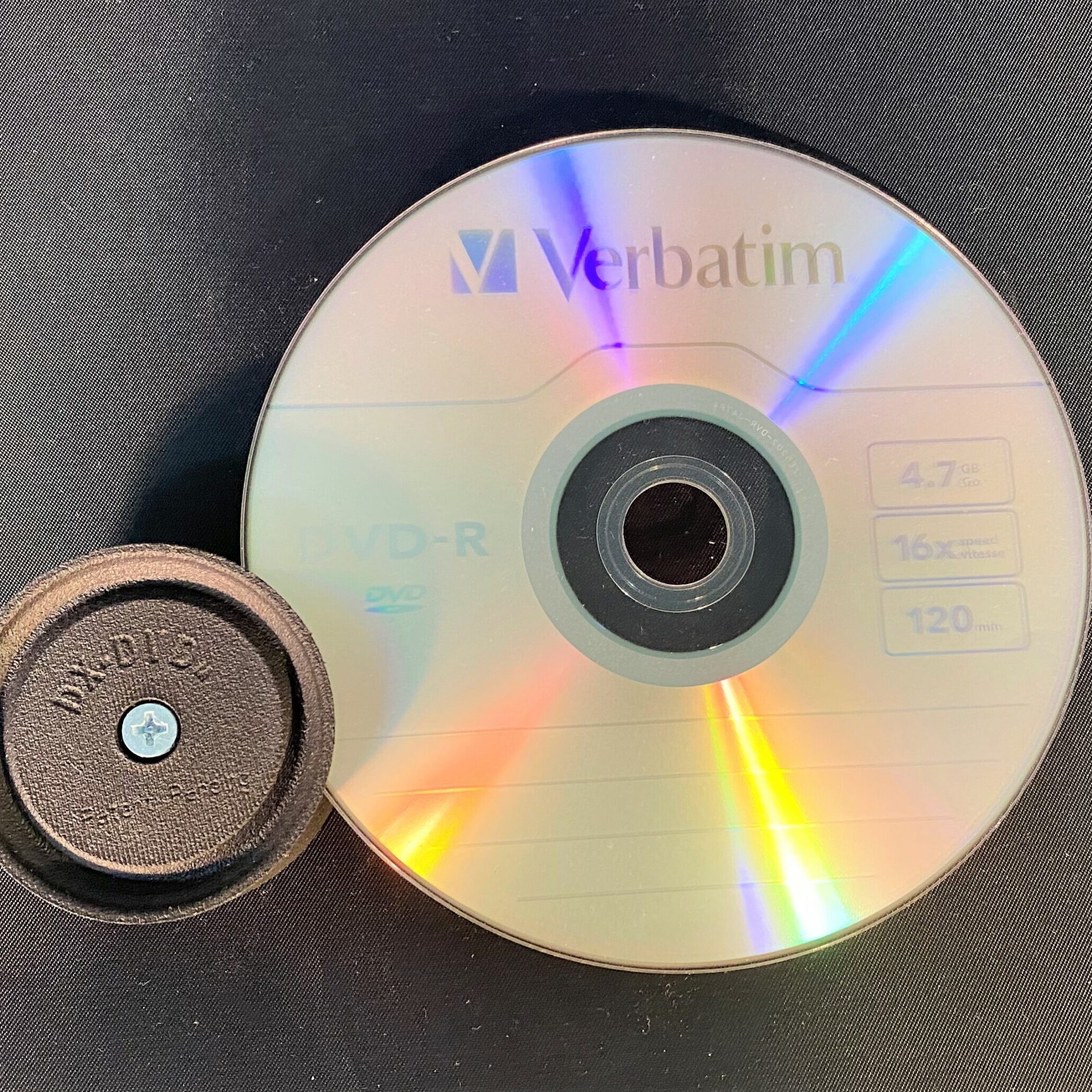 大量　1200枚位　CD　CDROM　 DVD 　DVDROM白ROM ディスク Amazon.co.jp: CD-R ブランク ディスク、730 MB 52 倍速記録可能